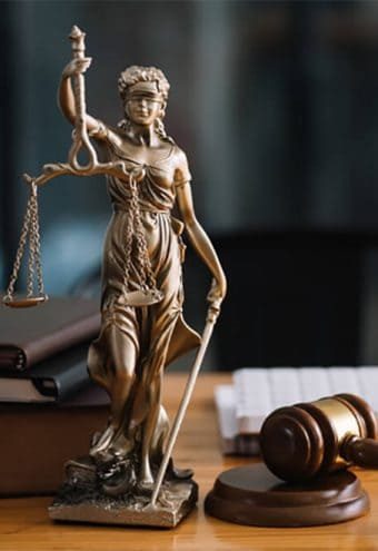 statue-of-lady-justice-on-desk-of-a-judge-or-lawye-SVECXT5-intro-qdp9xwmke9u7syxahtgpblb80vhqygzynbe2114g9i